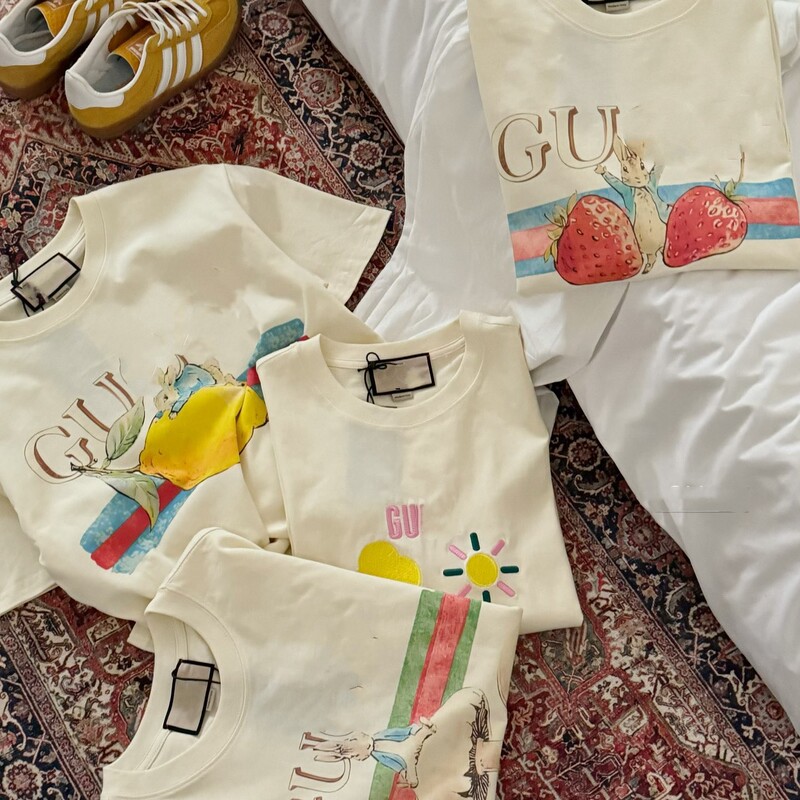 Chao Brand GU Co-branded New Peter Rabbit Strawberry Mushroom Printed Short-sleeved T-shirt for Men and Women with Factory Straight Hair Chao Brand GU Co-branded New Peter Rabbit Strawberry Mushroom Printed Short-sleeved T-shirt for Men and Women with Factory Straight Hair