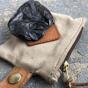 European and American Retro Portable Portable Dog Poop Bag Durable Canvas Washable Pet Cleaning Bag Dog Walking Poop Bag