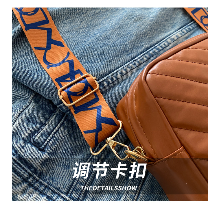 A stylish Korean-style wide shoulder strap small bag for women in the autumn of 2024, a niche design and versatile camera bag, an ins crossbody small square bag undefined