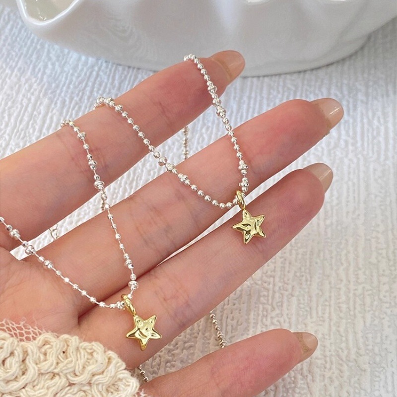 Golden Little Star Bead Necklace Bracelet for Women, Niche Design with a Simple, Elegant, Sweet, and Graceful Temperament, Clavicle Chain Golden Little Star Bead Necklace Bracelet for Women, Niche Design with a Simple, Elegant, Sweet, and Graceful Temperament, Clavicle Chain