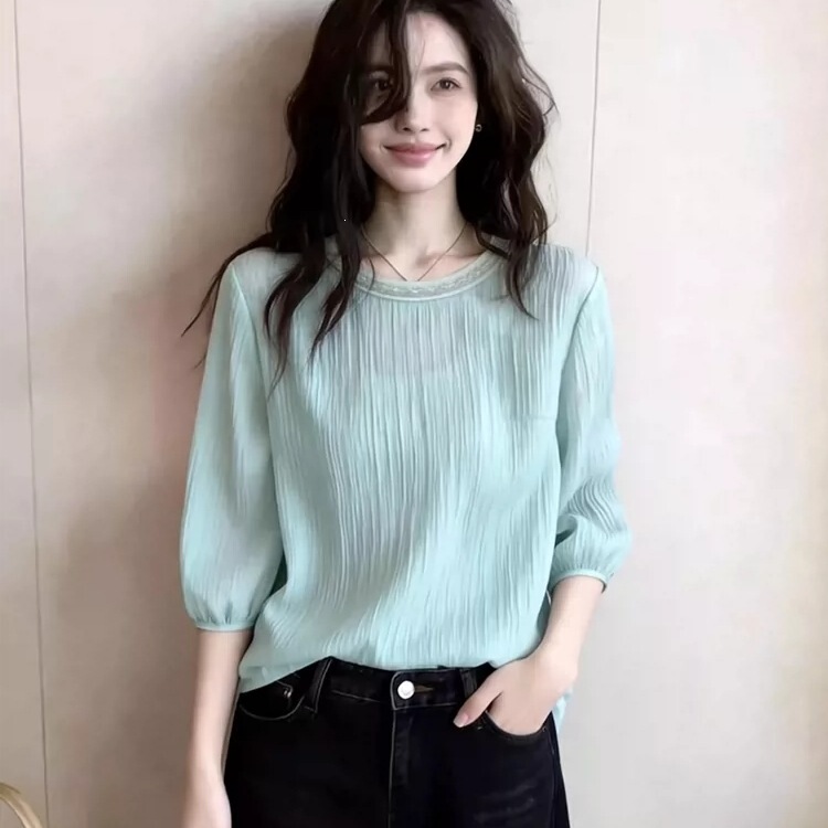 High-End Mint Green Textured Mid-Sleeve Top for Women 2026 Gentle Style Round Neck Lace Edge Design Niche Shirt