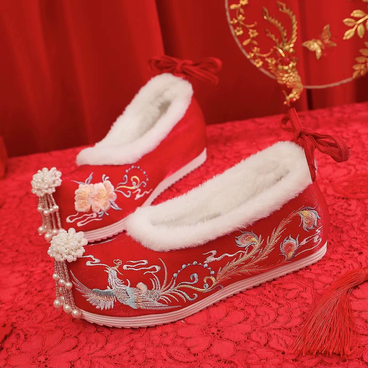 Зимняя обувь Xiu Wo на флисовой подкладке, Женская оригинальная Свадебная обувь с жемчугом и кисточками, антикварная китайская обувь для тостов невесты с внутренней высотой