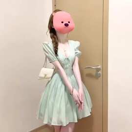 法式薄荷绿度假风V领连衣裙女夏季收腰显瘦公主泡泡袖短裙子