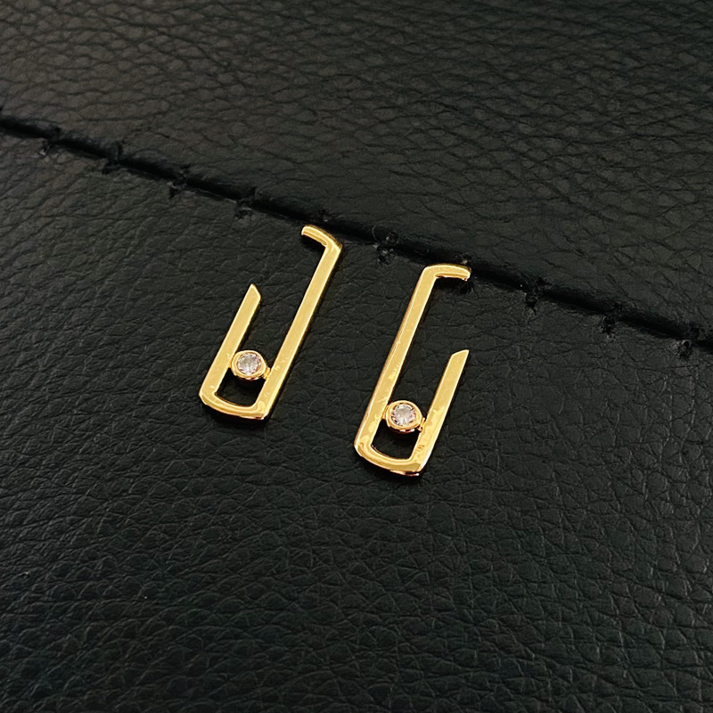 1 Pair Fashion Geometric Paper Clip Copper Inlay Zircon Ear Studs display picture 2