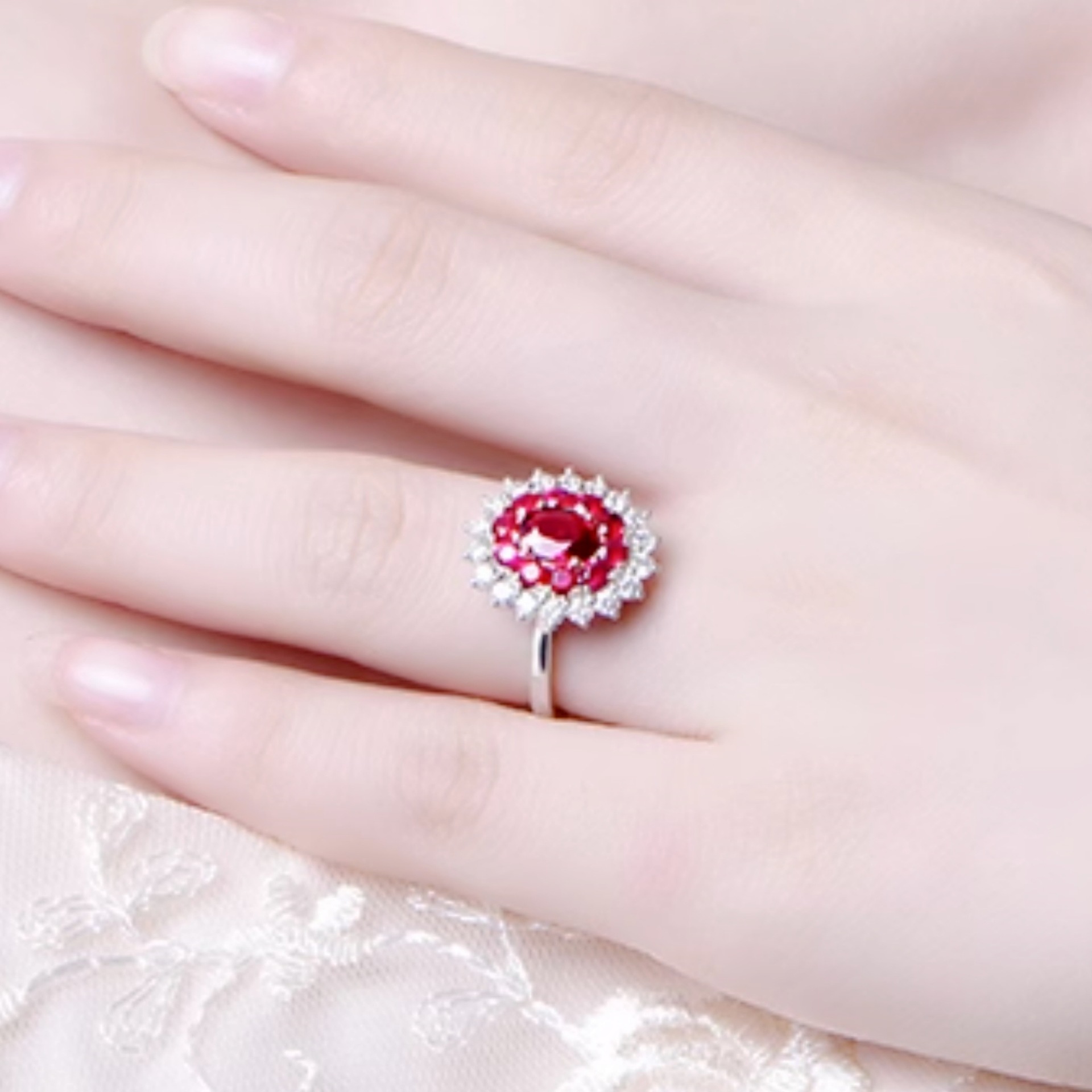 Anillo estilo princesa diana con zafiro joya chapada en oro mujer_voghion.com