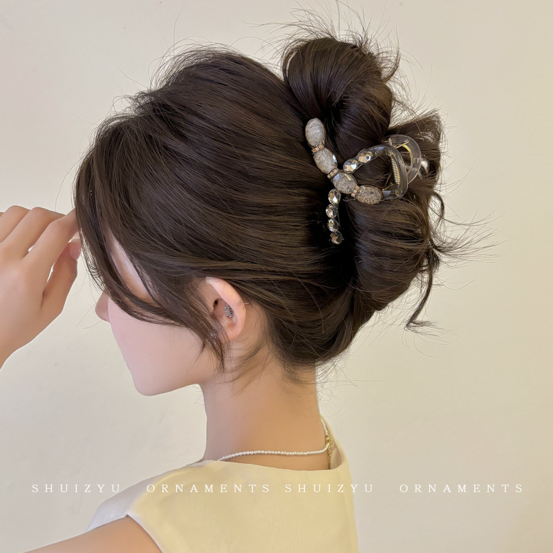 Clip de dibujos animados lindos y interesantes para mujeres 2025 nuevo estilo de alto nivel de tiburón clip de cabello clip de cabello de cabeza