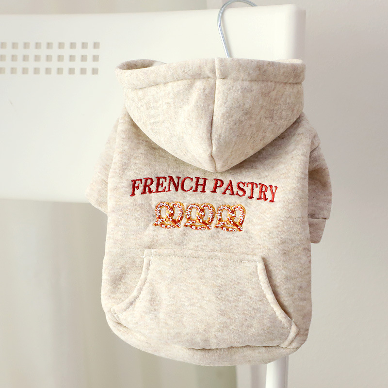 Cross-Border Wholesale Kitten Fashion Oatmeal-Colored Korean-Style Hooded Cute Little Bread Pattern Two-Legged Clothing Autumn and Winter Style Cat Clothes