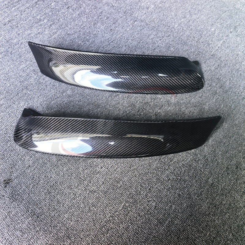 Suitable for BMW 3 Series E46 M3 front bumper carbon fiber front corner spoiler, front lip, corner guards, and spoiler for models 03 to 06