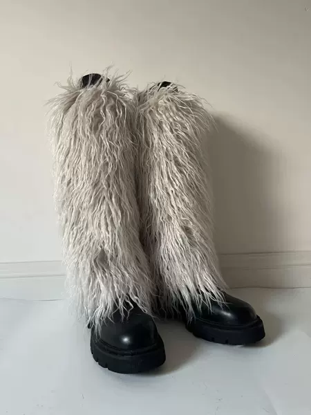 Gray beach wool