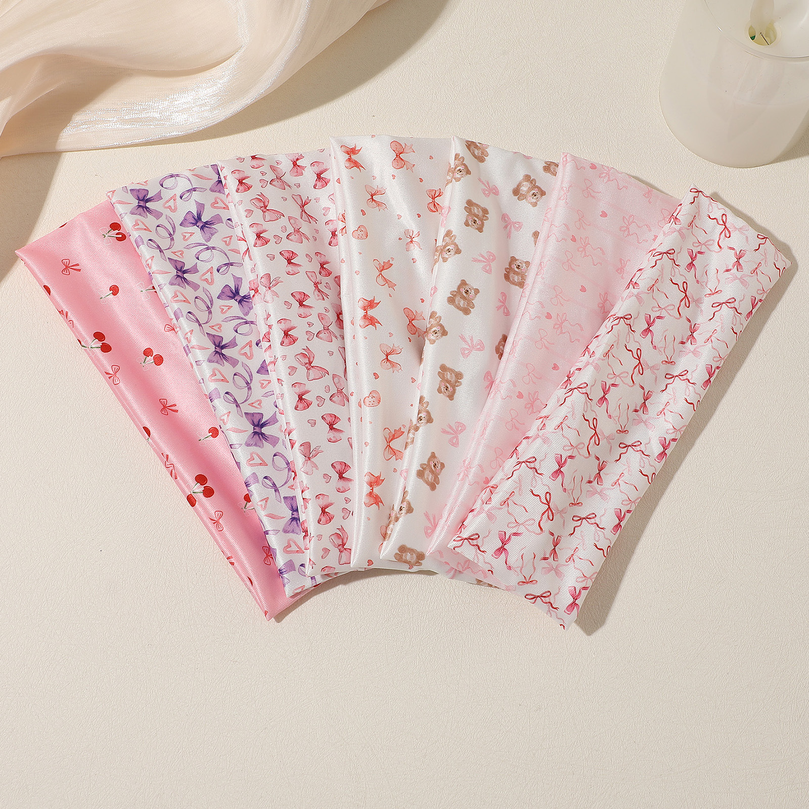 Cartoon headband with bow