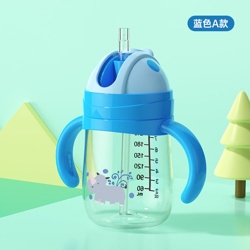 Inglés caja de dibujos animados bebés taza de bebida PP anti-caída taza de agua a prueba de fugas con mango gorra de boca de pato taza de bebida directa al por mayor