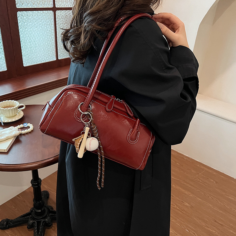 Bolso de axila de nicho transfronterizo femenino 2024 nuevo bolso de bolos portátil retro de moda bolso de viaje de gran capacidad