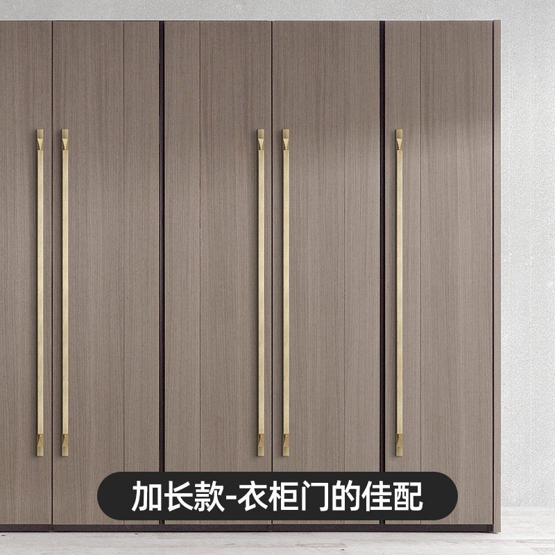 東太キャビネットのドアの取っ手は現代的にシンプルな金色の豪華なキャビネットの引き出しのタンスのドアの取っ手を長くします。|undefined