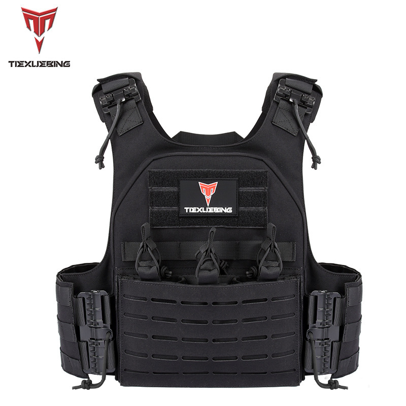 Quick-release tactical vest made of 500D nylon with laser-cut Molle modular panels, custom-made by the source factory Quick-release tactical vest made of 500D nylon with laser-cut Molle modular panels, custom-made by the source factory