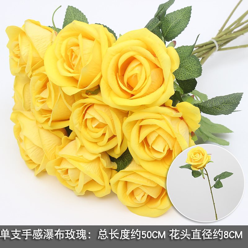 Topa de veludo rosa cascada flor falsa diseño de fondo pared red perforación roja decoración de rosa pared de cártamo del centro comercial