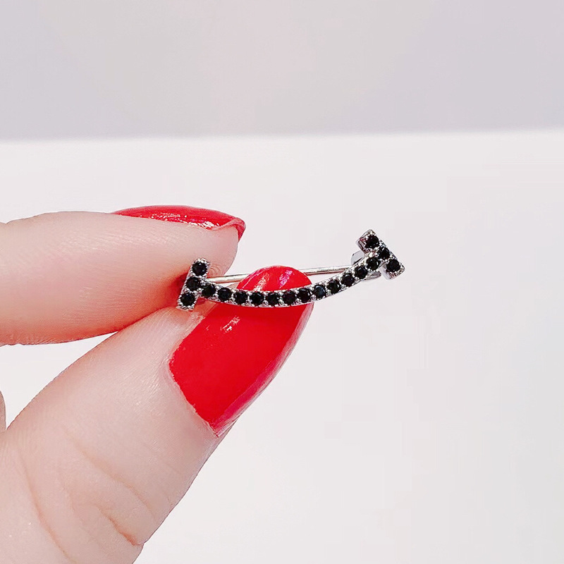 Smiley Face Zircon Collar Pin Korean Style Bow Tie Shirt Collar Anti-Slip Smile Small Collar Pin Unisex Clothing Collar Accessory
