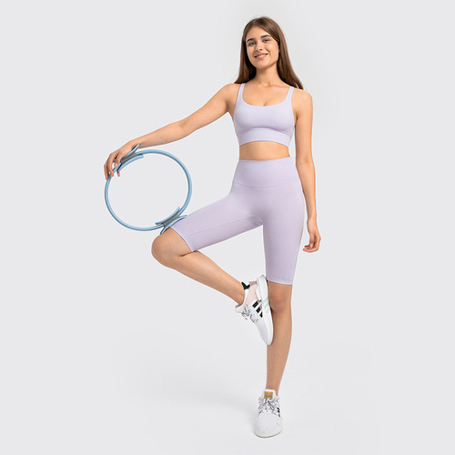 Spring and summer new style T-line tight-fitting five-point naked yoga pants, peach butt fitness pockets, high-waisted sports shorts for women