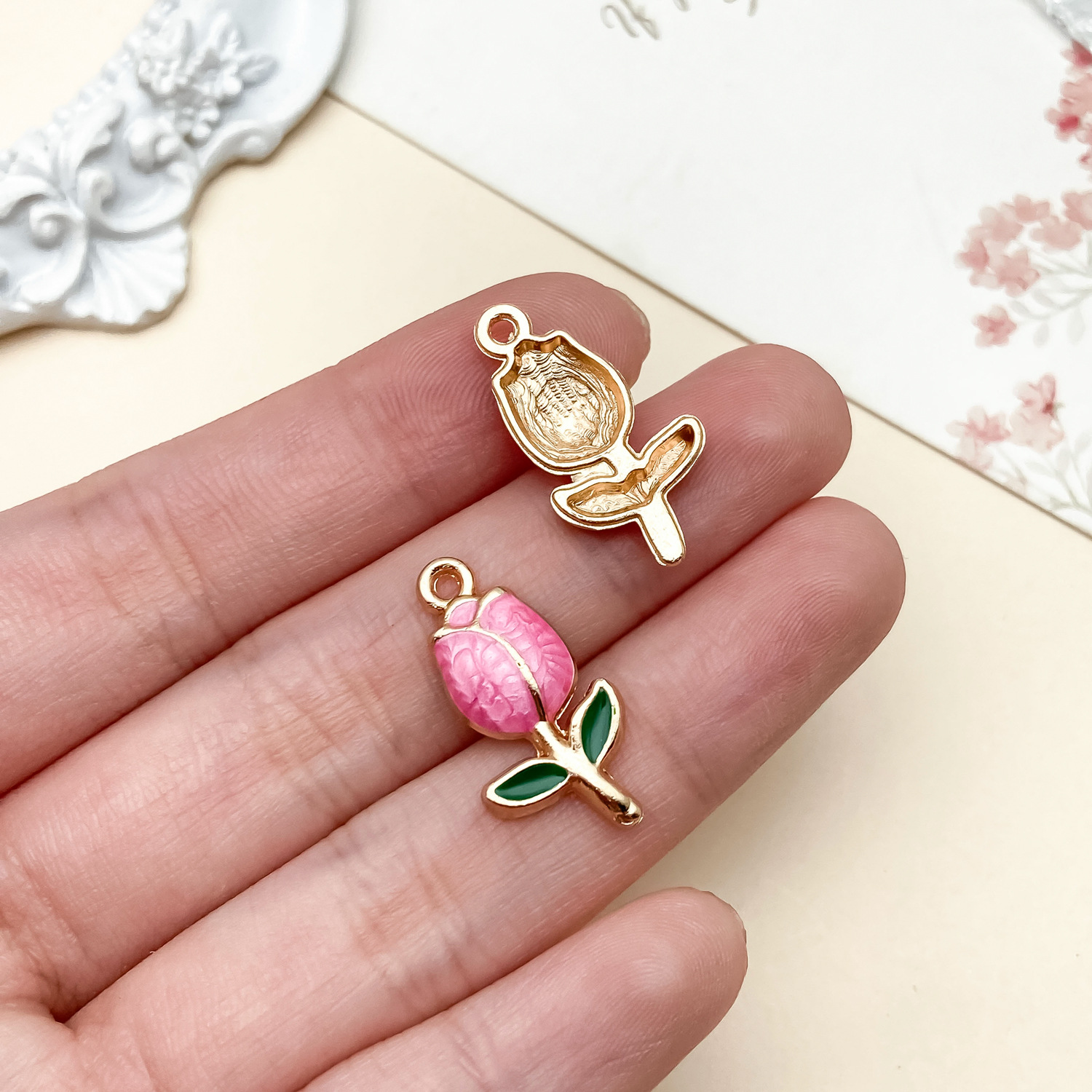 23518-MLN-玫粉色洒金滴油锌合金玫瑰花郁金香22x1