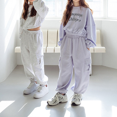 In the early summer of 2017, the new women's Korean version of the fashion small cardigan middle sleeve short embroidered sunscreen clothes thin versatile