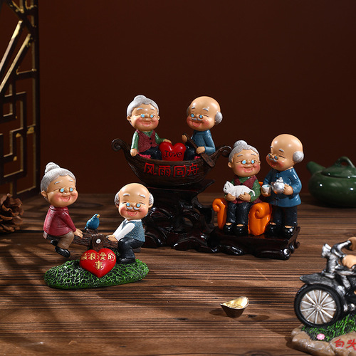 Creative Grandpa and Grandma Resin Figurine Bar Cabinet Home Desk Decorative Item Golden Anniversary Gift Elderly Gift