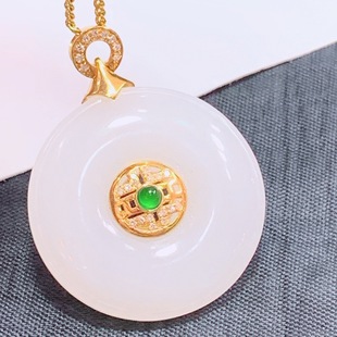 Fubei Diamond Jewelry [18K Gold with Diamond Inlaid Hetian White Jade Safety Buckle Pendant] Loose Stone about 25*6mm