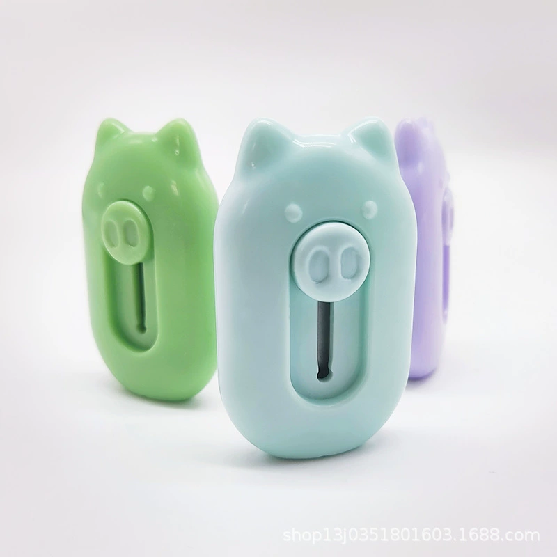 Cartoon small handheld pocket knife for elementary school students, handmade