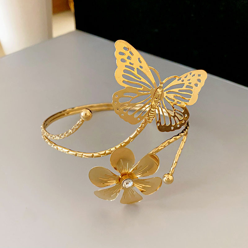 Europa y América plisada redonda abierta pulsera de metal estilo frío pulsera personalizada luz lujo alto sentido pulsera fábrica al por mayor
