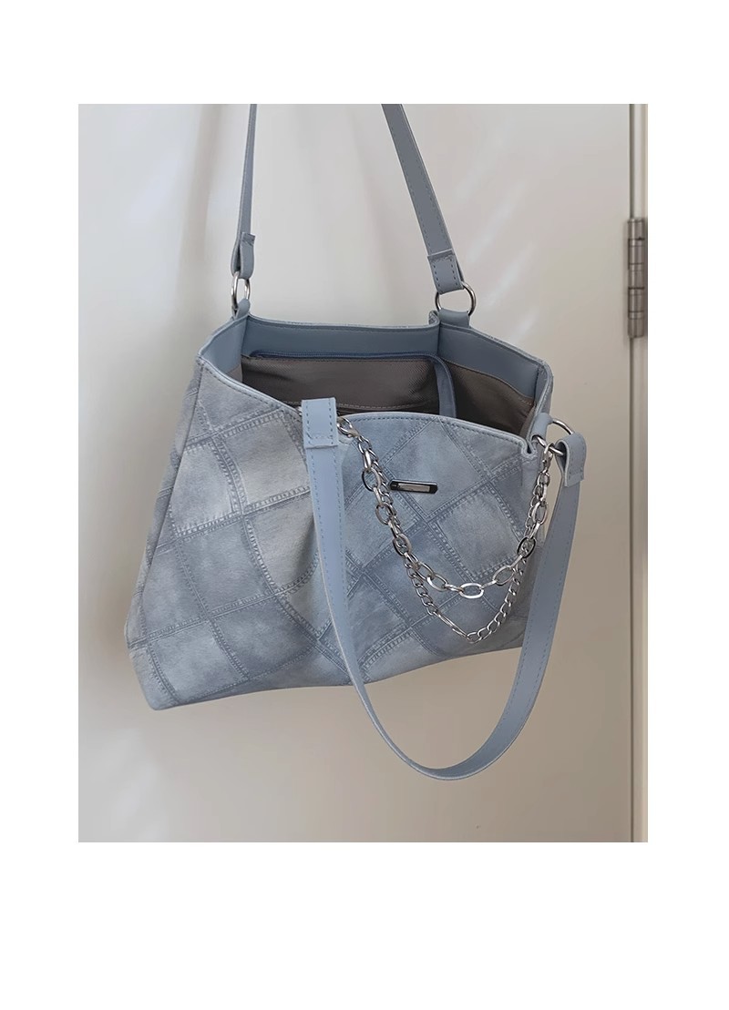 Diamond-shaped commuter bag for women 2023, a trendy and retro diamond-shaped tote bag, a large-capacity single-shoulder bag for students' classes undefined