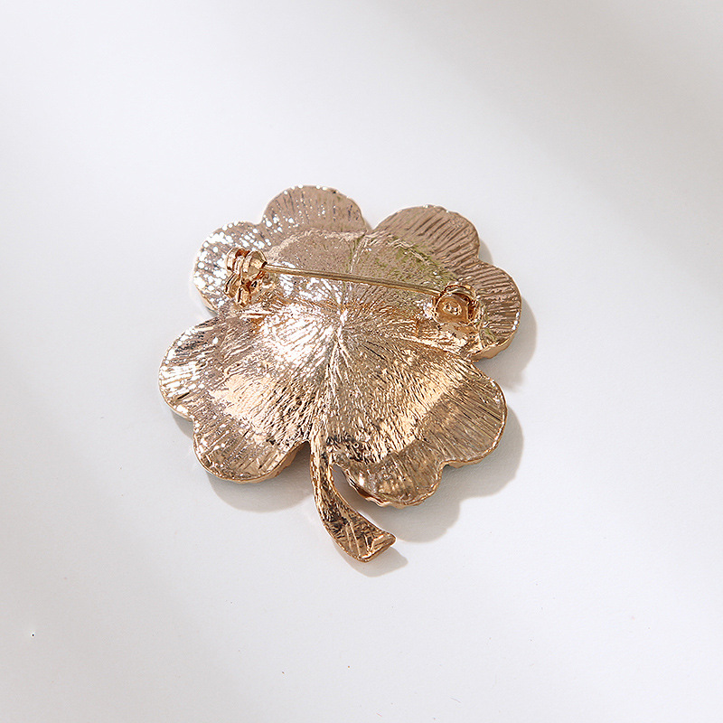nuovo stile spilla alla moda temperamento retrò fortunato quadrifoglio spilla donna squisito smalto corsage_voghion.com
