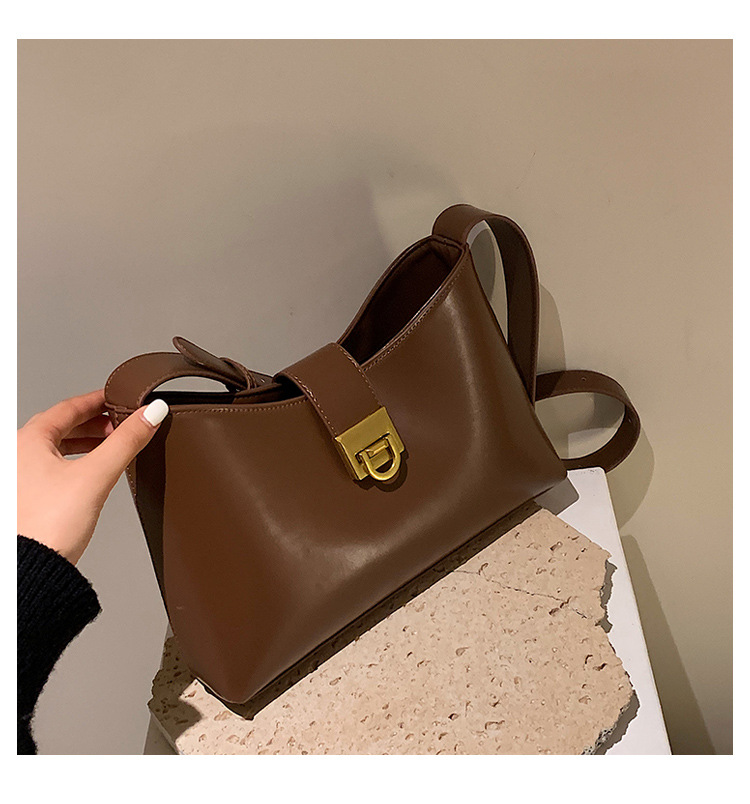 2021 New Bucket Female Bag Korean Solid Color Large-capacity Commuter Diagonal Bag display picture 104