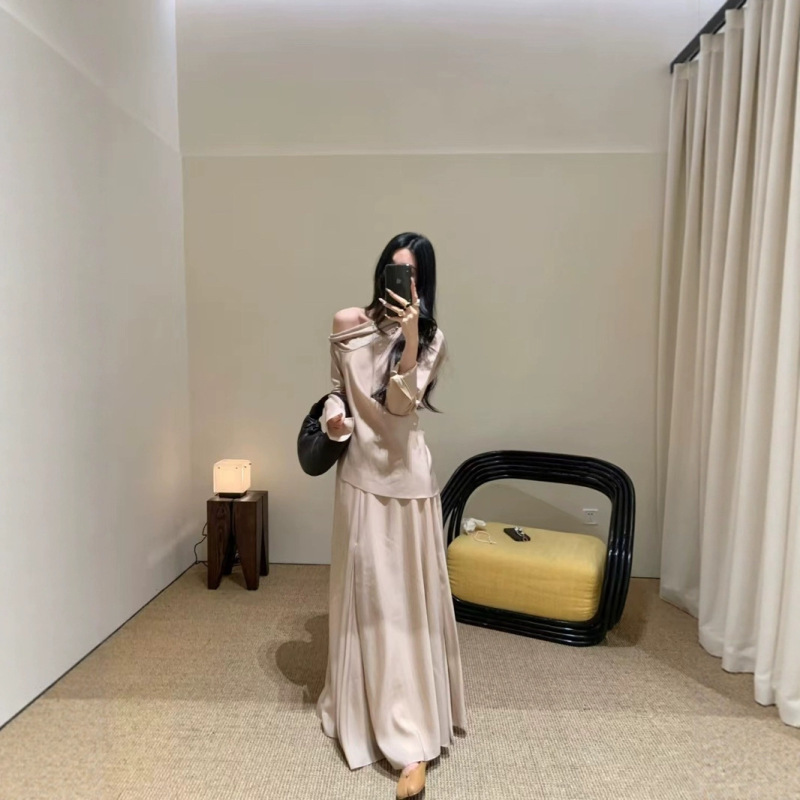 RHの優しくエレガントなスーツ、テンセルショルダートップ、ドレープ二層スカート、女性用のおしゃれな2点セット|undefined