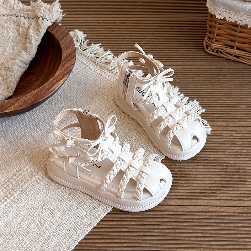 Sandálias infantiles verano 2026 nueva moda de niñas versátil con suela suave zapatos princesa zapatos de arco de niñas zapatos individuales image 3