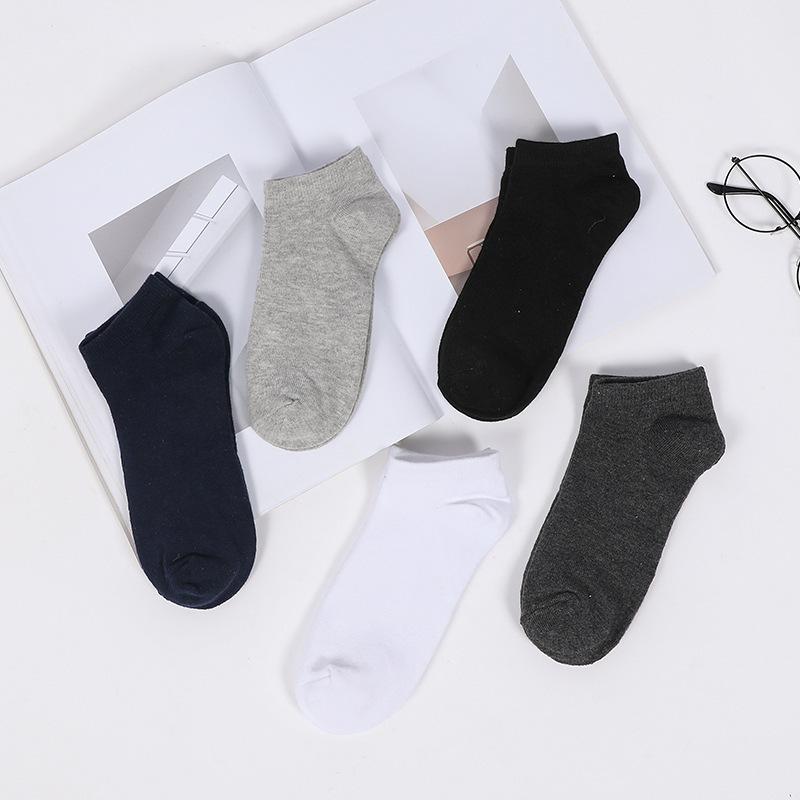 Solid base comfortable breathable thin socks for leisure