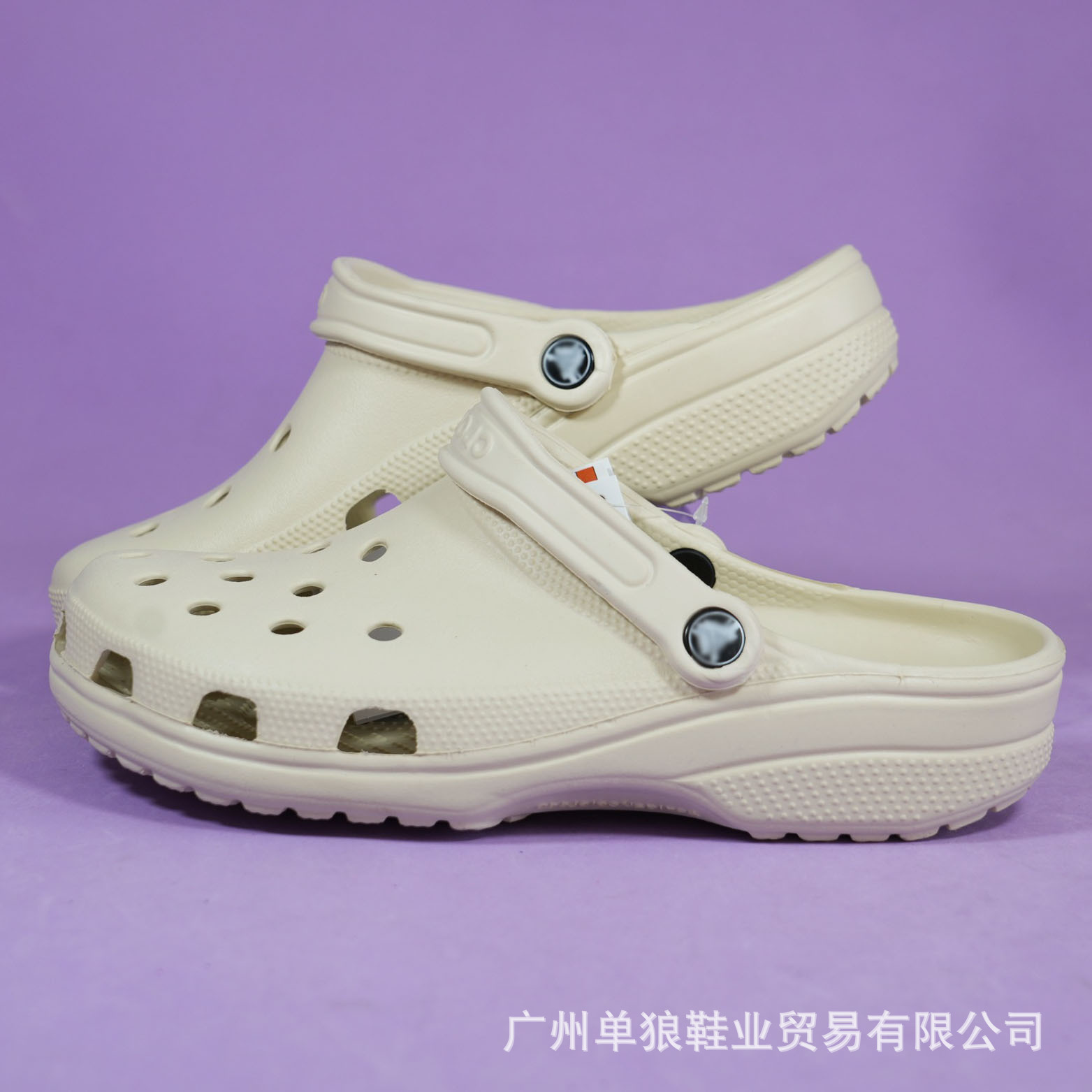 Estrellas etiquetadas de verano EVA zapatos de agujero casuales antideslizantes para mujeres zapatillas antiodorantes para parejas al aire libre sandalias