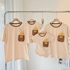 Parent-child outfits 2024 Internet celebrity French fries different parent-child outfits for a family of four short-sleeved T-shirts summer mother-daughter outfits fashionable