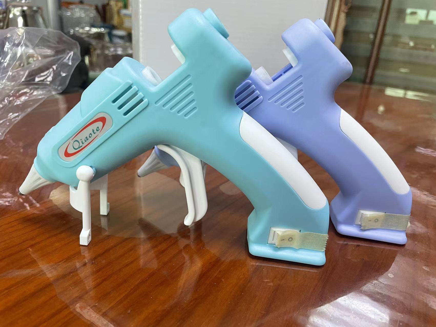 Fábrica directa multi-potencia pistola de fusión en caliente 20W30W60W80W pistola de pegamento en caliente en stock pistola de pegamento en caliente varilla de pegamento transfronteriza