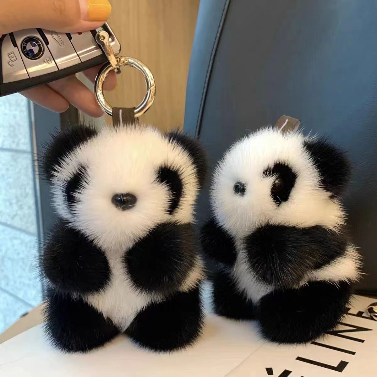 Lovely visón pelo panda colgante chatter con el mismo pequeño viento de fragancia bolso de mujer colgante inserción panda llavero