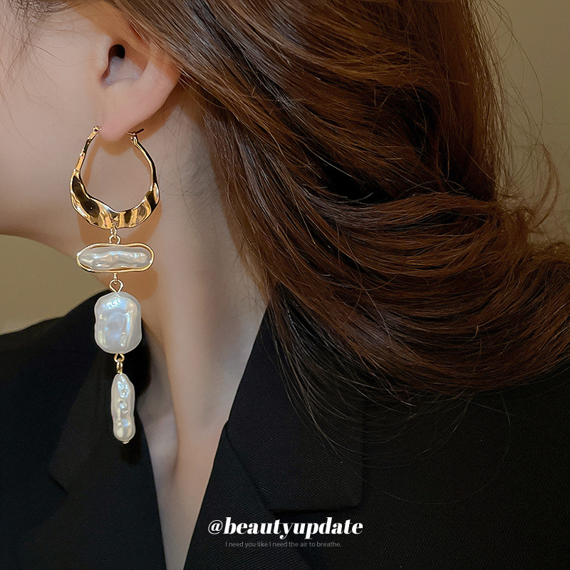 Pendientes de borla de perlas barrocas irregulares franceses Diseño personalizado Pendientes de hebilla de temperamento Pendientes de estilo explosivo europeo y americano