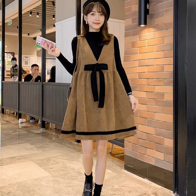 孕妇秋冬季套装时尚新款洋气蝴蝶结灯芯绒背带裙连衣裙上衣两件套