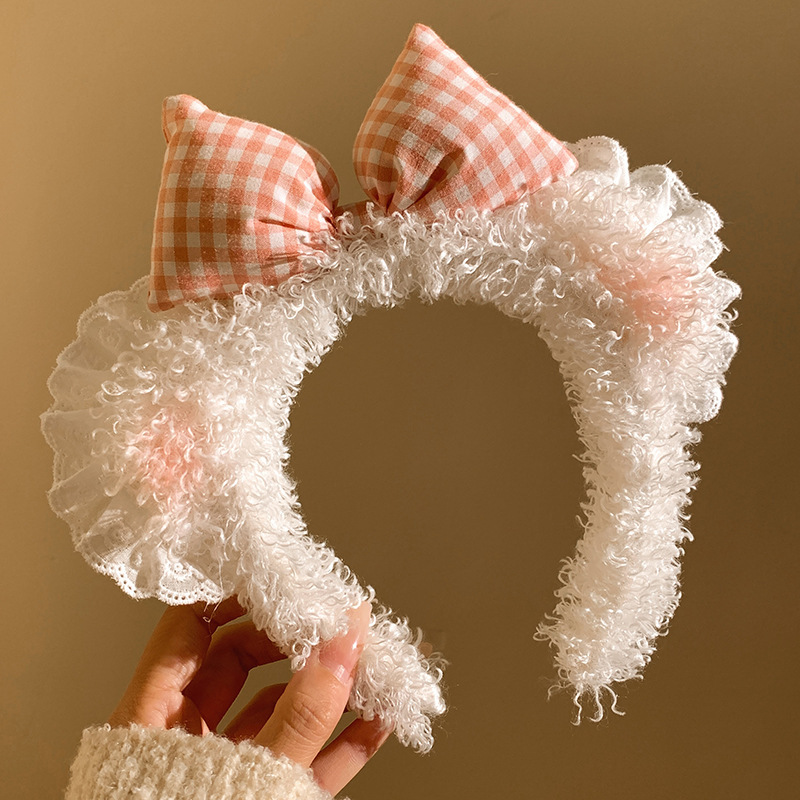 Fg229-white blush knot