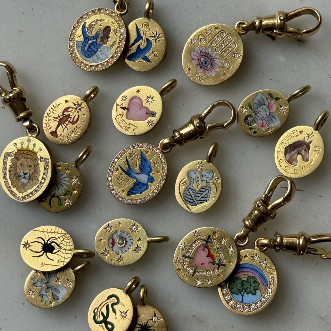 欧美跨境彩绘兔子花朵四叶草勇士护卫塔罗牌项链真空电镀18k真金