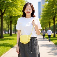 真皮女包时尚简约小众设计半月包新款通勤单肩包高级感牛皮斜挎包