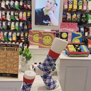 ���HappySocksŮʿ�¿��и�Ͳ���m�W��ins�����r�аٴ��ɫ�m��