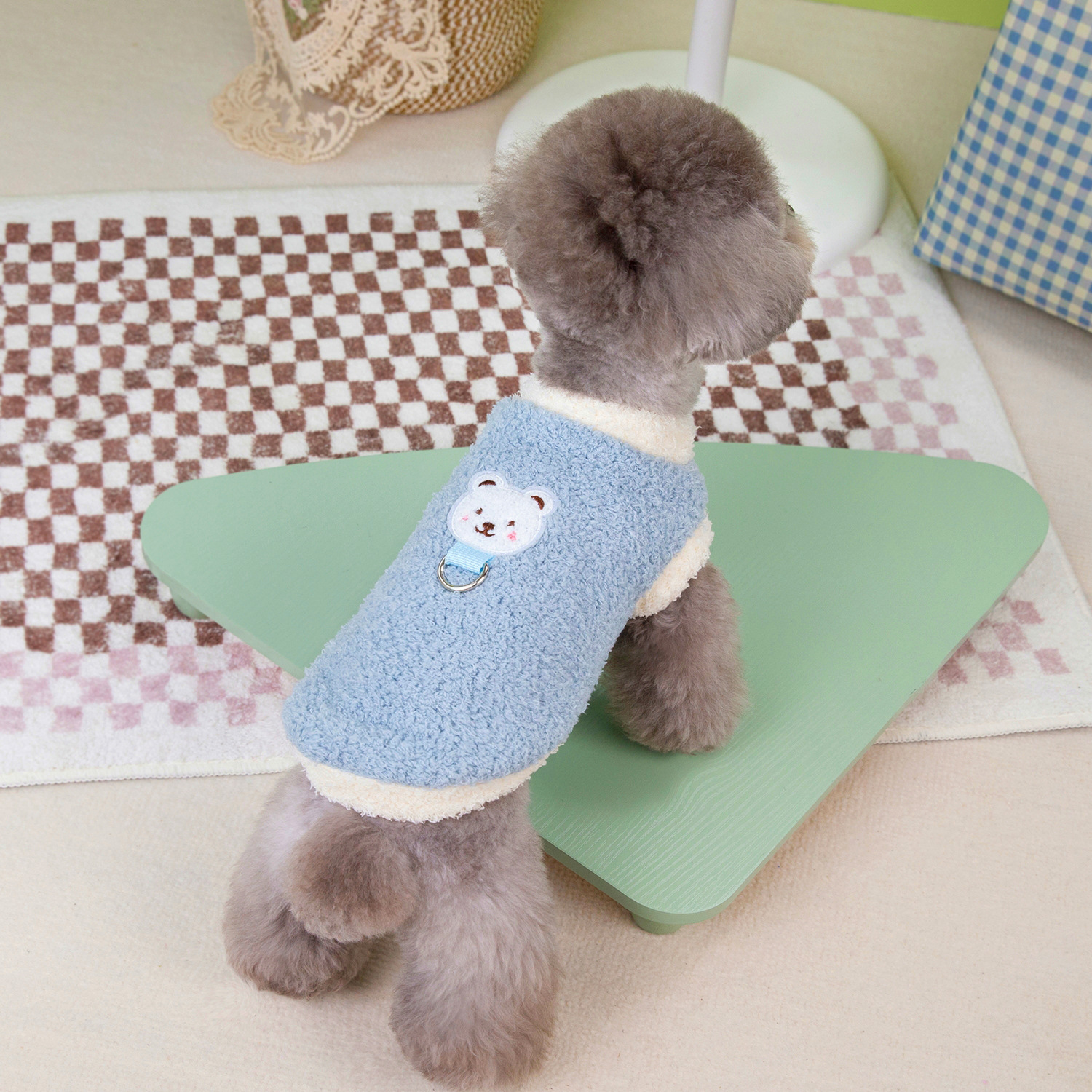 Otoño y invierno calentamiento nueva ropa de mascotas Teddy general perros pequeños y medianos gatos perros lindos ropa en stock al por mayor