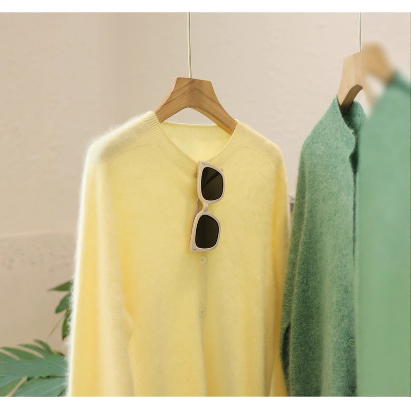 Hong Kong and American Apparel/2026 Autumn/Winter Collection 230g Thickened Fleece Wool Sweater Seamless Round Neck Cardigan Sweater for Women Autumn