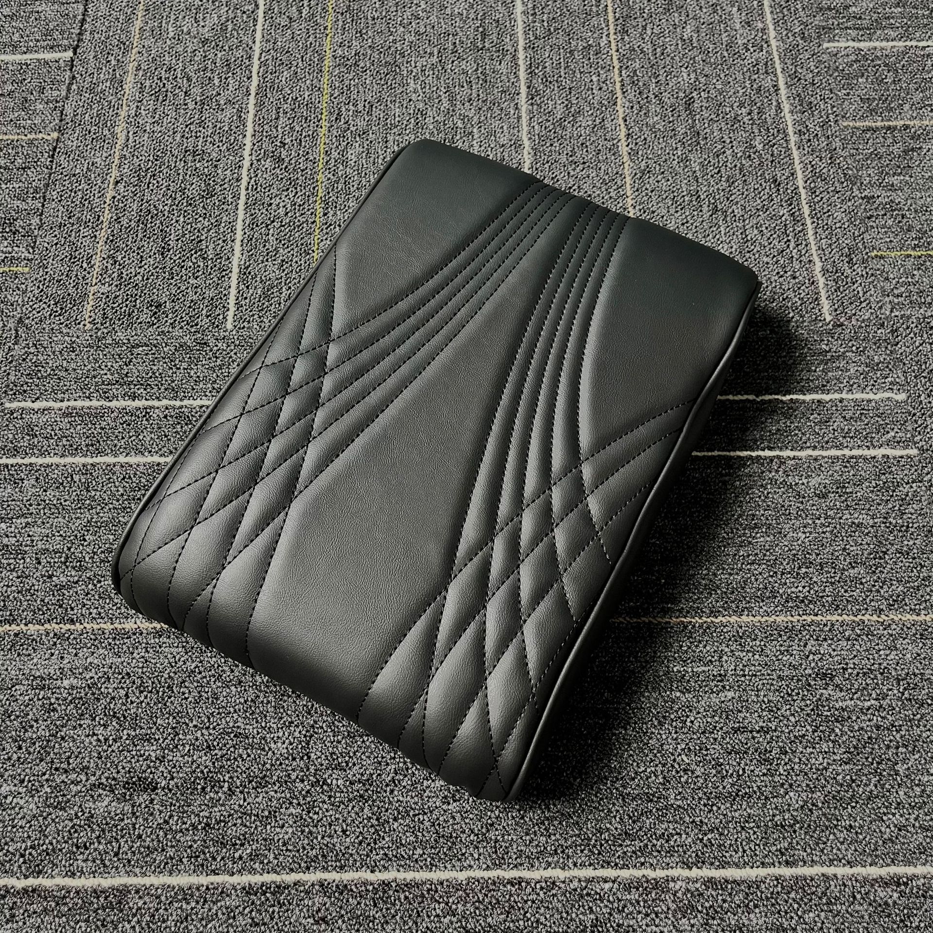 Memory Foam Armrest: Universal Armrest box - black