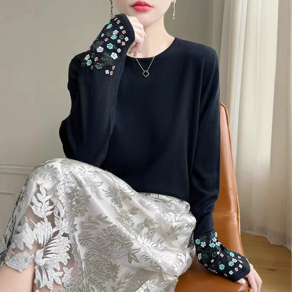 Spring and Autumn New Imitation Wool Round Collar Color Block Heavy Industry Embroidery Knitted Base Shirt Women's Slim and Elegant Versatile Top