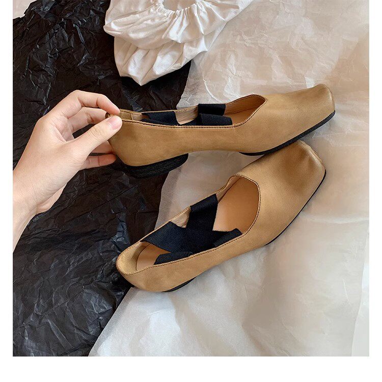 Giày búp bê nữ mũi vuông da cừu phối quai chéo, đế bệt gót thô 5 cm — Da đen (gót dày), Da đen (đáy phẳng), Màu trà sữa (gót dày), Màu trà sữa (đáy phẳng) chi tiết 94