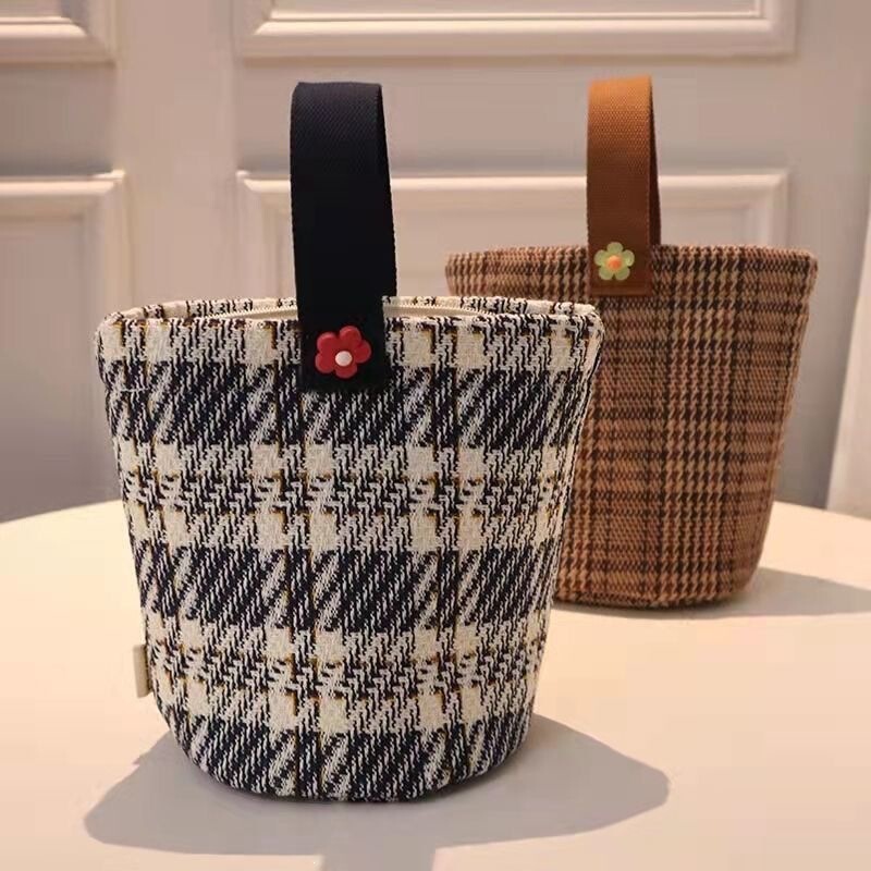 Fashionable and Simple Plaid Korean Canvas Bucket Bag, Casual Versatile Mommy Bag, Thickened Lunch Box Bag, Handbag