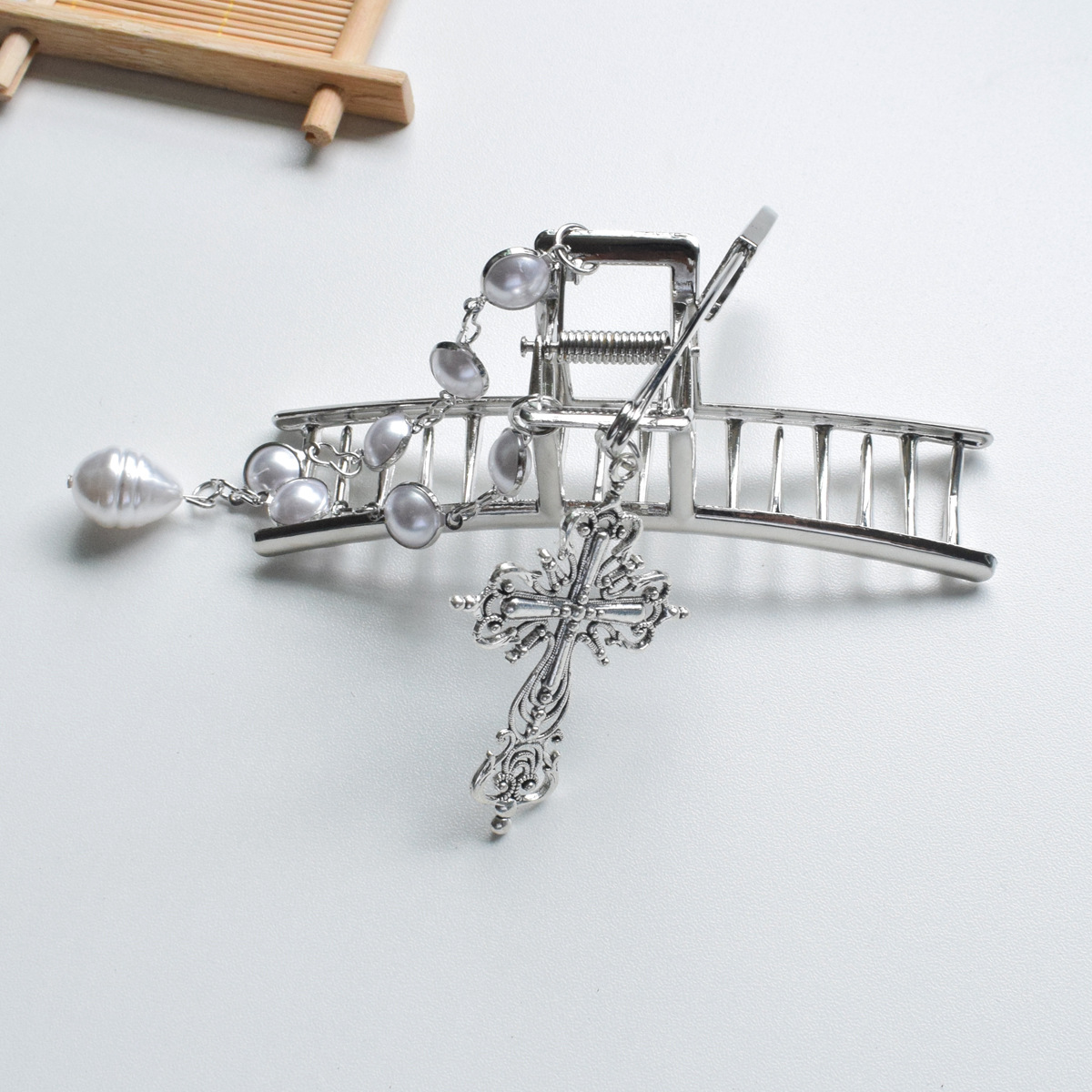 Fashion Chain Pearl Cross Metal Hairpin display picture 3